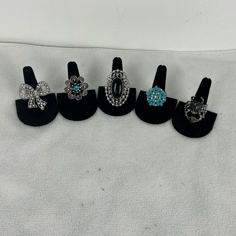 5 - Chic Silver-tone Women's Stretchy Band Ring (size 8 to 11)